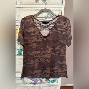 ⭐️B2G1⭐️ CAMO PEEKABOO TOP